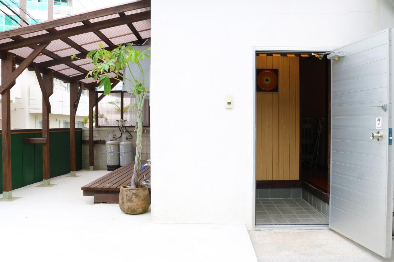 Okinawa Naha Jinjin -沖縄伝統体験型宿じんじん- Zewnętrze zdjęcie