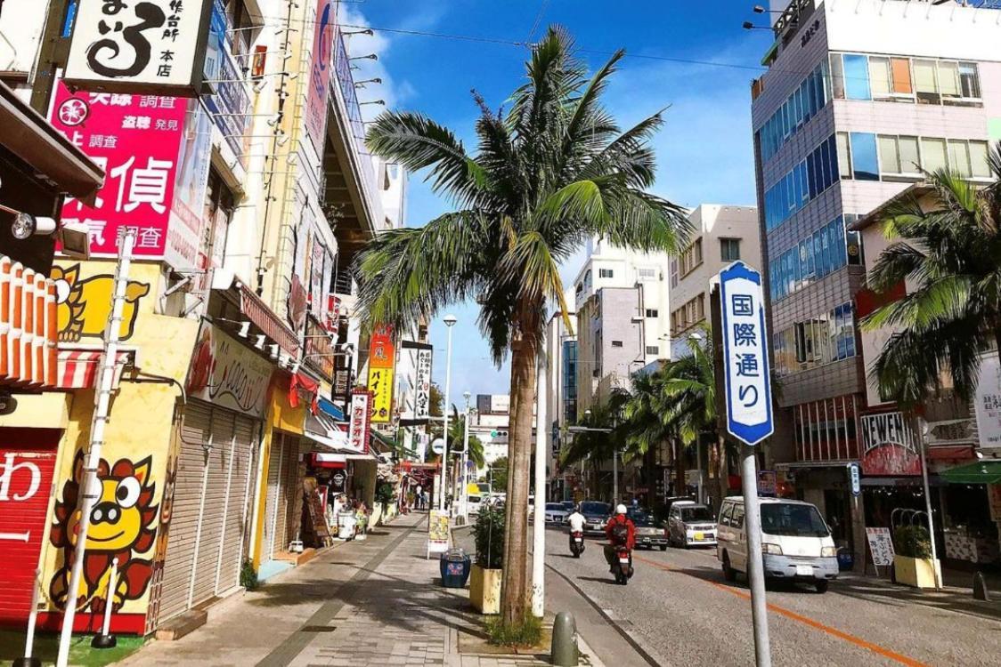 Okinawa Naha Jinjin -沖縄伝統体験型宿じんじん- Zewnętrze zdjęcie